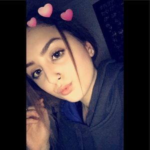 Meet your Posher, Rebecca